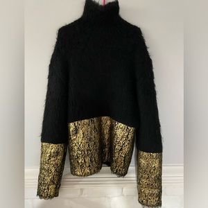 Dolce & Gabbana Mohair Pullover
•From the Fall/Winter 2021 Collection